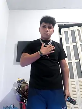 VersedChip online show from 02/28/26, 03:29