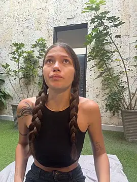 EmmaJhoons online show from 02/06/26, 11:46