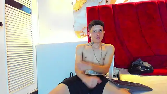 ESTEBAN 2102 online show from 01/15/26, 07:50