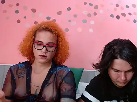 Snapshot of Queen_Domme_de_paus chatting on 02/15/26, 02:25 Queen Domme de paus online show from 02/15/26, 02:25