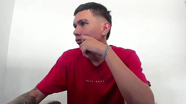 Scook Gray  online show from 03/25/26, 04:24