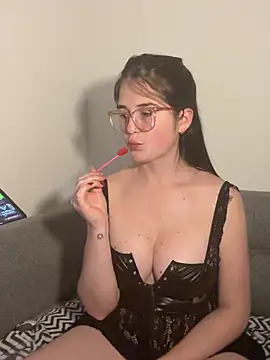 Snapshot of moon0626 chatting on 07/15/26, 02:28 moon0626 online show from 07/15/26, 02:28