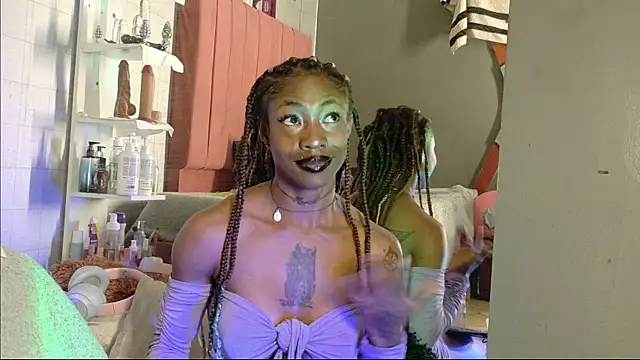 DaniaMarcell online show from 04/11/26, 07:51