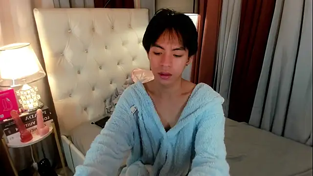 Snapshot of davincihugecock chatting on 07/06/26, 05:59 davincihugecock online show from 07/06/26, 05:59