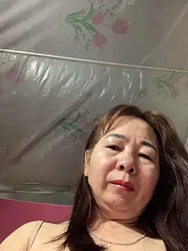 Snapshot of -Mery- chatting on 04/24/26, 07:49 -Mery- online show from 04/24/26, 07:49
