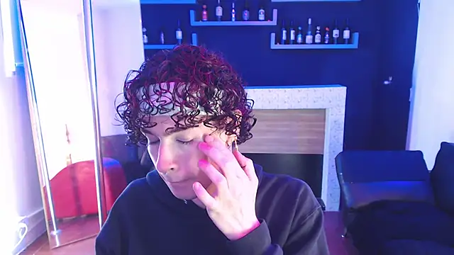 Snapshot of nova_salvatore chatting on 01/13/26, 04:07 nova salvatore online show from 01/13/26, 04:07