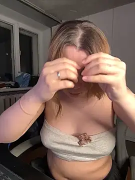 AnnaSeint online show from 04/22/26, 08:21