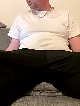 Snapshot of Fat__Slut chatting on 01/12/26, 05:18 Fat Slut online show from 01/12/26, 05:18