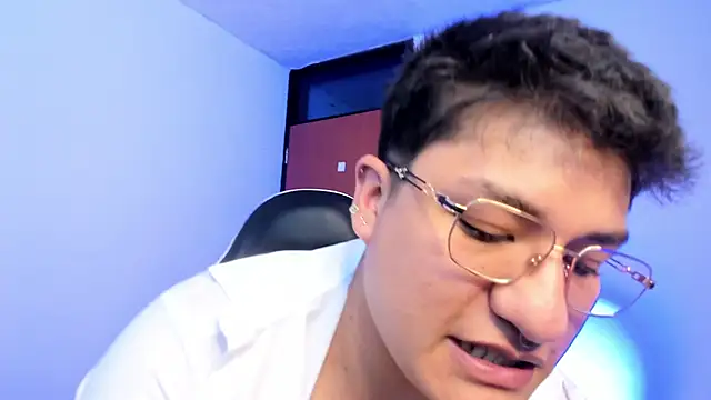 Theo Rowan online show from 02/05/26, 06:45