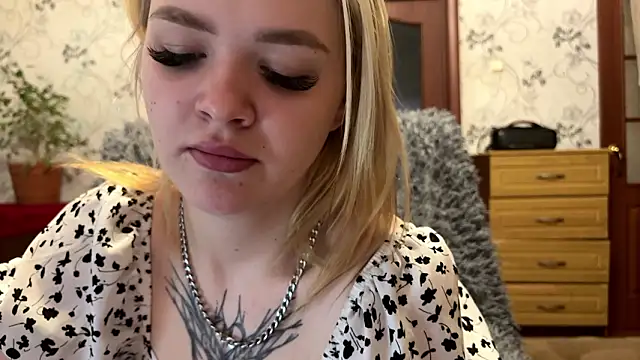 Snapshot of MichaelaStruckhoff chatting on 02/04/26, 05:13 MichaelaStruckhoff online show from 02/04/26, 05:13