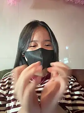 Snapshot of Gwen879 chatting on 01/13/26, 01:22 Gwen879 online show from 01/13/26, 01:22