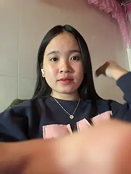 Snapshot of Gwen879 chatting on 01/14/26, 02:44 Gwen879 online show from 01/14/26, 02:44