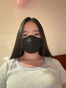 Gwen879 online show from 04/08/26, 01:22