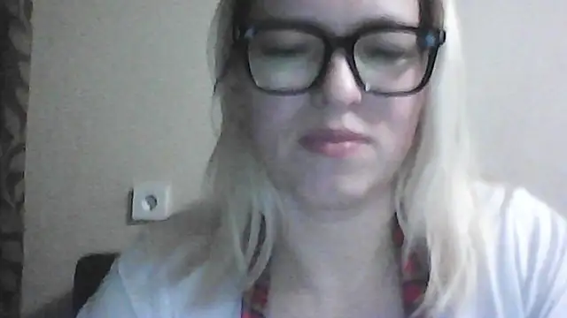 Snapshot of Dolce_Tempt chatting on 01/12/26, 08:25 Dolce Tempt online show from 01/12/26, 08:25