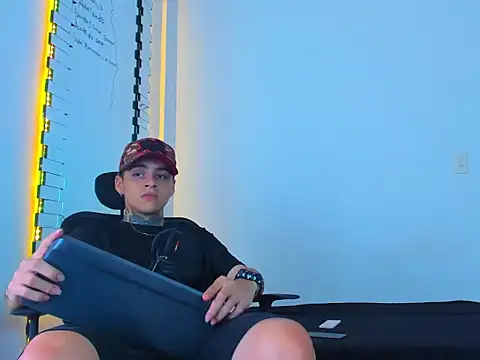 Thomas-Wil online show from 02/03/26, 06:40