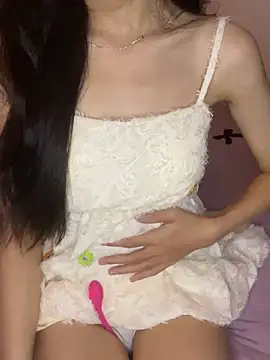 Snapshot of Linhtruong__ chatting on 04/19/26, 02:16 Linhtruong online show from 04/19/26, 02:16