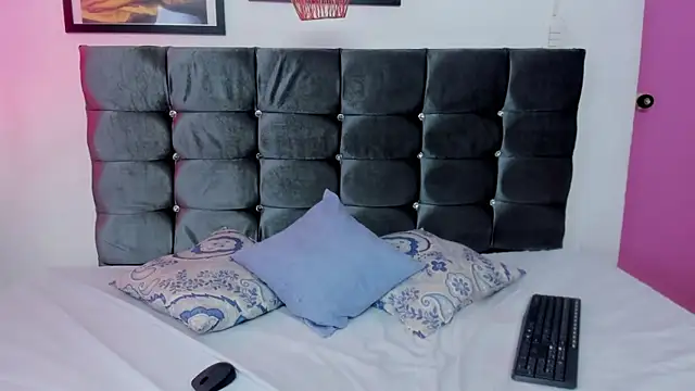 Snapshot of Scarlett_3X chatting on 01/10/26, 07:37 Scarlett 3X online show from 01/10/26, 07:37