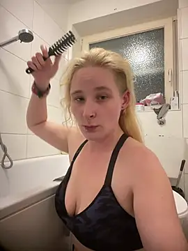 Snapshot of PurpleHazexx chatting on 02/27/26, 12:43 PurpleHazexx online show from 02/27/26, 12:43