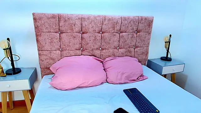 Snapshot of Veronica_Wins_ chatting on 01/11/26, 07:08 Veronica Wins online show from 01/11/26, 07:08