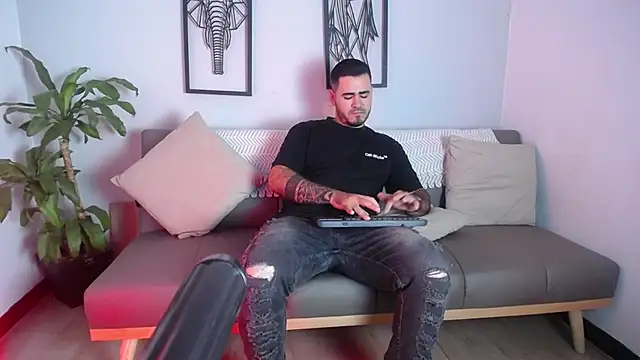 Aronhilton online show from 01/14/26, 07:19