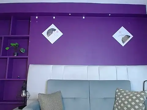 Snapshot of MEGHAN-QUEEN chatting on 01/14/26, 04:29 MEGHAN-QUEEN online show from 01/14/26, 04:29