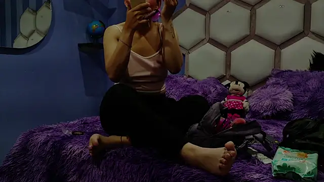 yvi taylor online show from 04/17/26, 01:14