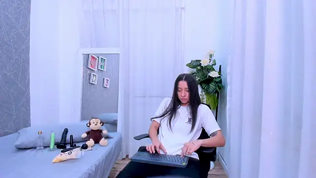 ViictoriiaSaenz online show from 02/05/26, 04:06