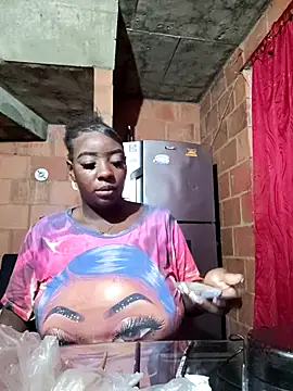 Snapshot of EngelSmith_ chatting on 03/07/26, 12:24 EngelSmith online show from 03/07/26, 12:24