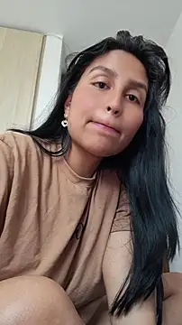 Snapshot of LunaRouuse_ chatting on 06/17/26, 04:08 LunaRouuse online show from 06/17/26, 04:08
