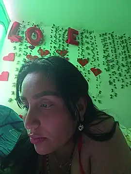Snapshot of LunaRouuse_ chatting on 06/24/26, 02:05 LunaRouuse online show from 06/24/26, 02:05