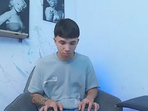 Snapshot of andy_miller5 chatting on 01/14/26, 10:58 andy miller5 online show from 01/14/26, 10:58