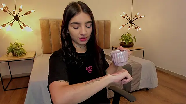 Abriil cutee online show from 03/19/26, 11:03