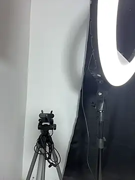 LeslyCooper1 online show from 02/14/26, 07:32