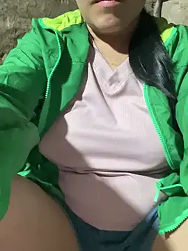 Snapshot of Ginny_2x chatting on 02/10/26, 12:53 Ginny 2x online show from 02/10/26, 12:53