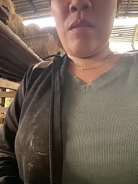 Snapshot of Ginny_2x chatting on 02/18/26, 10:22 Ginny 2x online show from 02/18/26, 10:22