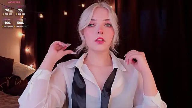 Snapshot of ShyniAlice chatting on 02/03/26, 03:59 ShyniAlice online show from 02/03/26, 03:59