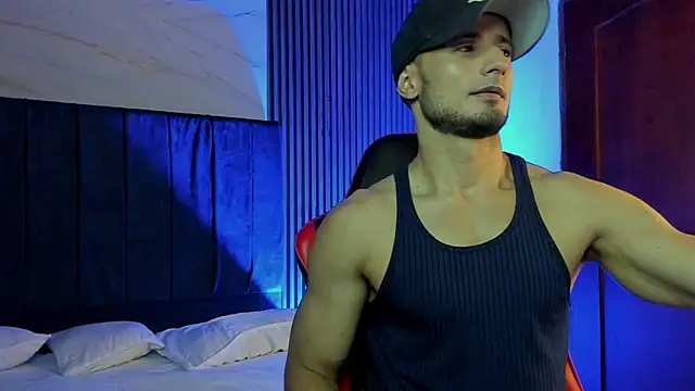 Snapshot of Adonys_Lewis_ chatting on 01/13/26, 08:30 Adonys Lewis online show from 01/13/26, 08:30