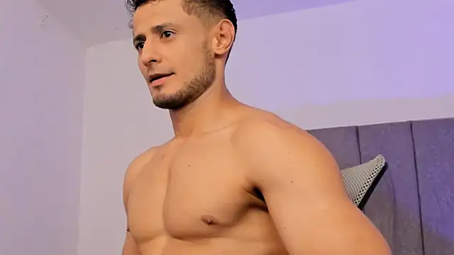 Adonys Lewis  online show from 04/17/26, 05:21