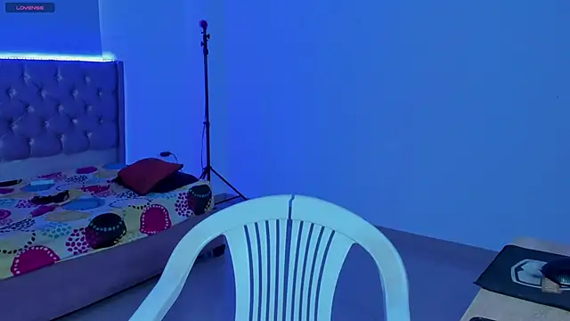 Snapshot of kitty_violet11 chatting on 04/01/26, 09:45 kitty violet11 online show from 04/01/26, 09:45