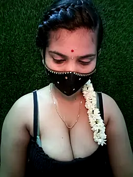 Snapshot of Nithyatamil chatting on 04/19/26, 06:10 Nithyatamil online show from 04/19/26, 06:10