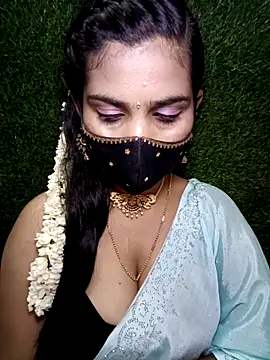 Snapshot of Nithyatamil chatting on 04/20/26, 05:26 Nithyatamil online show from 04/20/26, 05:26