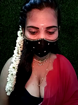 Snapshot of Nithyatamil chatting on 05/11/26, 05:21 Nithyatamil online show from 05/11/26, 05:21