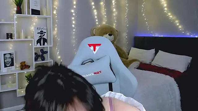 KikaOsterman online show from 02/01/26, 12:15