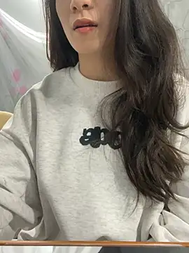 Snapshot of berry_alma06 chatting on 01/09/26, 11:24 berry alma06 online show from 01/09/26, 11:24