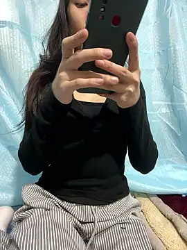 Snapshot of berry_alma06 chatting on 01/13/26, 01:38 berry alma06 online show from 01/13/26, 01:38