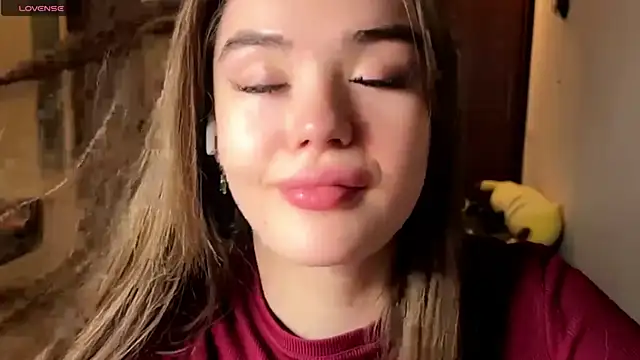 LubaSeirers online show from 04/11/26, 03:16