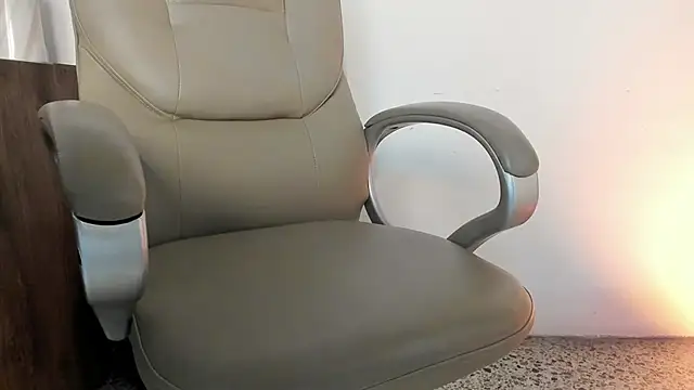 Snapshot of Jay_Grip chatting on 02/14/26, 02:14 Jay Grip online show from 02/14/26, 02:14