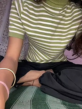 paribaby09 online show from 02/15/26, 01:02