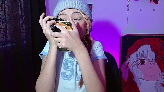 kittymiauu444 online show from 04/15/26, 12:23