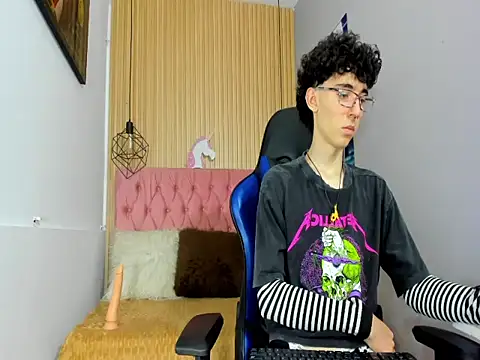 Syriussz online show from 02/12/26, 07:31